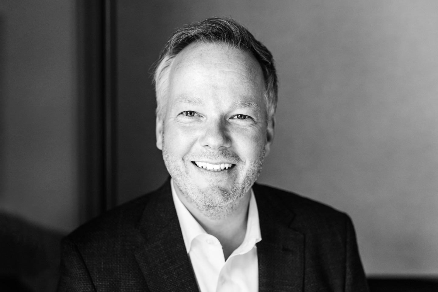 Dipl.-Kfm. Sven Krogmann (Geschäftsführer / Vertriebsleitung) Ihr Ansprechpartner für unsere Produkte ist Dipl.-Kfm. Sven Krogmann (Geschäftsführer / Vertriebsleitung).